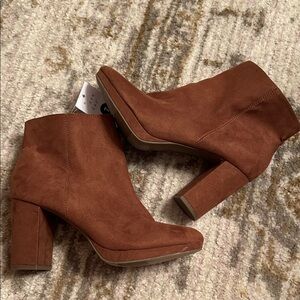 NWT a new day brown boots
